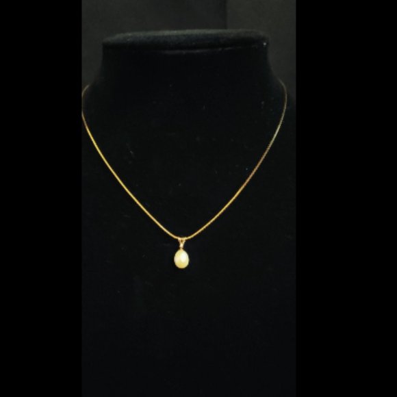 14k Gold Pearl And Diamond Pendant With Necklace - Picture 3 of 7